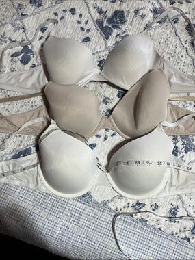 PINK Victoria's Secret Smooth T-Shirt Bras in White and Beige